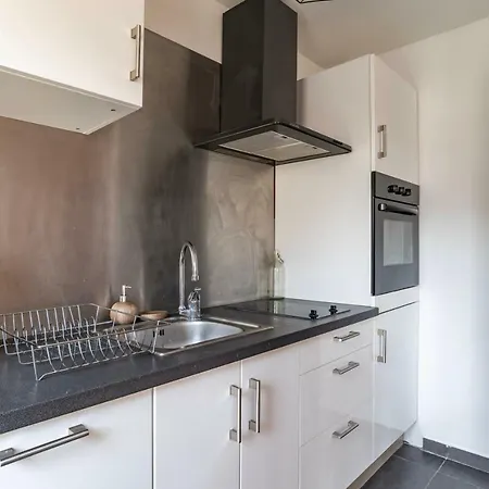 Apartamento Beautiful Two-room With Balcony